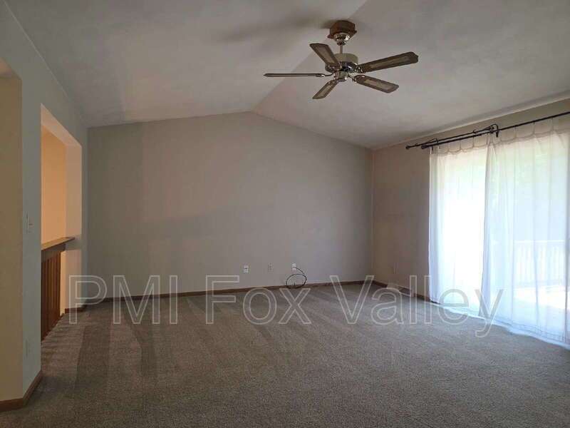 Newly renovated 3-Bed, 2-Bath Duplex Retreat in Appleton property image