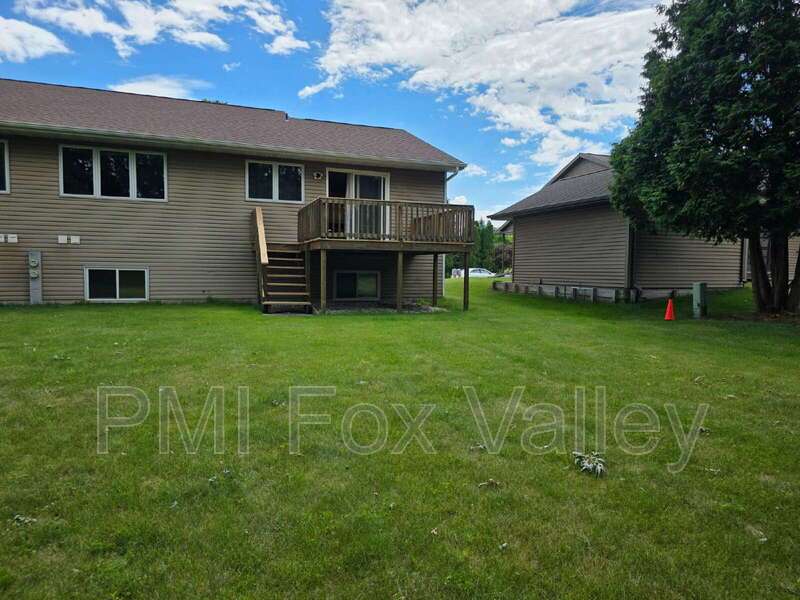 Newly renovated 3-Bed, 2-Bath Duplex Retreat in Appleton property image