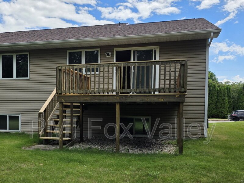 Newly renovated 3-Bed, 2-Bath Duplex Retreat in Appleton property image