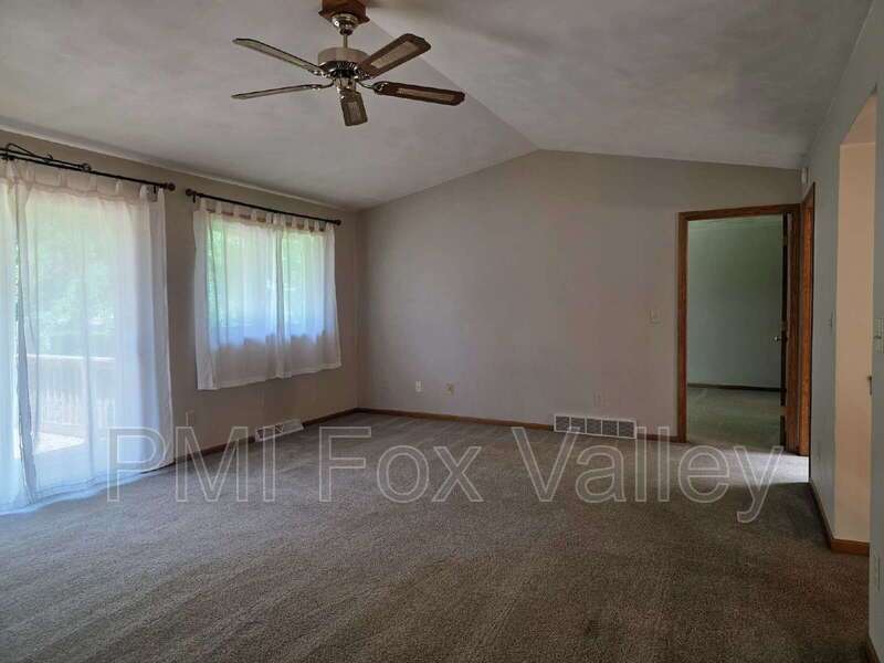 Newly renovated 3-Bed, 2-Bath Duplex Retreat in Appleton property image