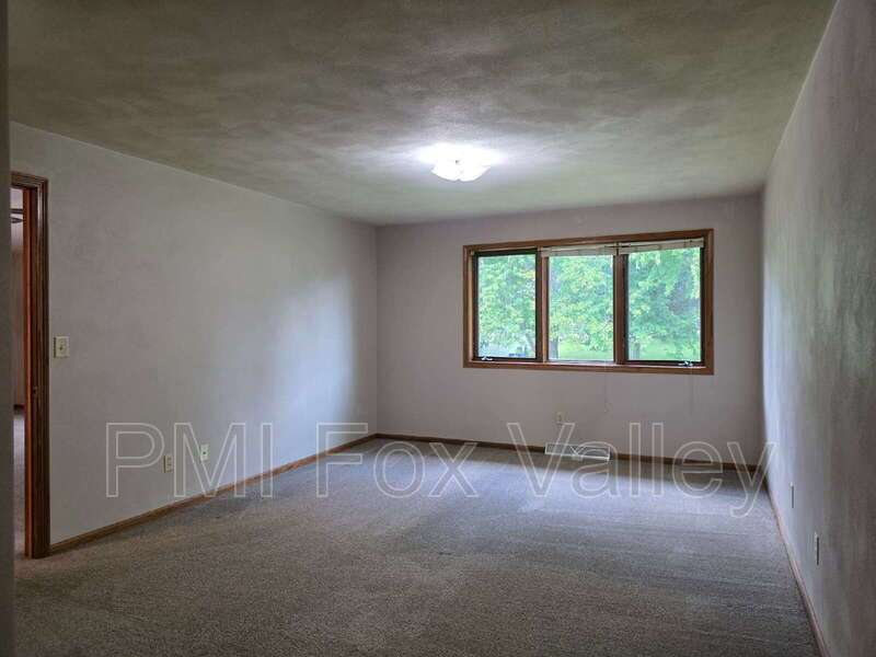 Newly renovated 3-Bed, 2-Bath Duplex Retreat in Appleton property image