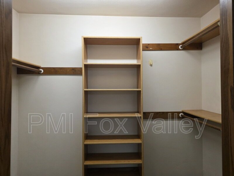 Newly renovated 3-Bed, 2-Bath Duplex Retreat in Appleton property image