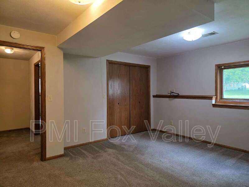Newly renovated 3-Bed, 2-Bath Duplex Retreat in Appleton property image