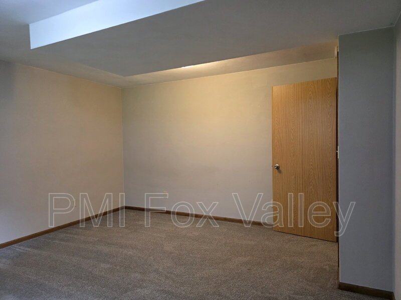 Newly renovated 3-Bed, 2-Bath Duplex Retreat in Appleton property image