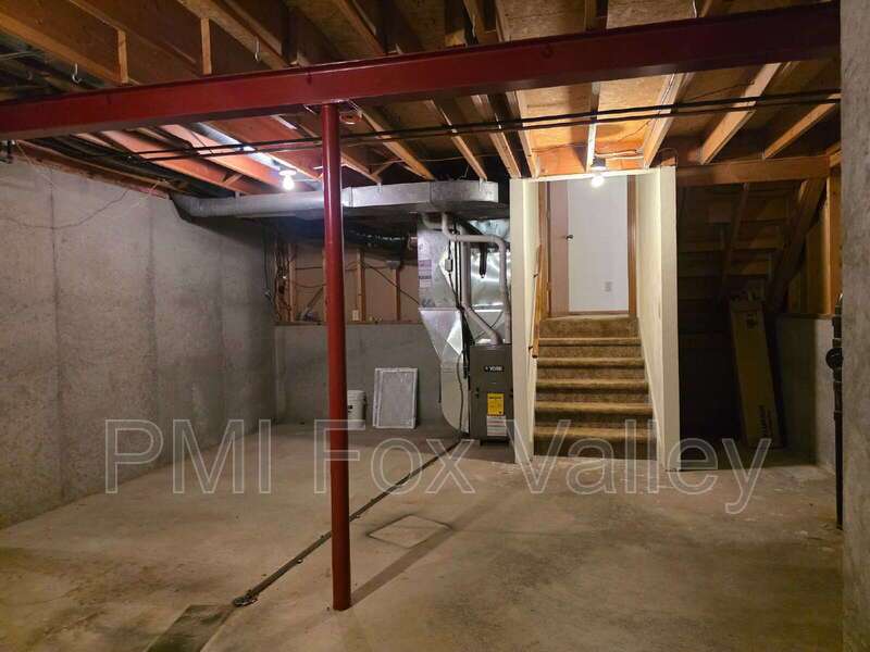 Newly renovated 3-Bed, 2-Bath Duplex Retreat in Appleton property image