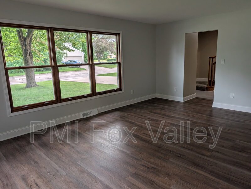 Spacious 4 bedroom 3 bathroom family home in Neenah property image