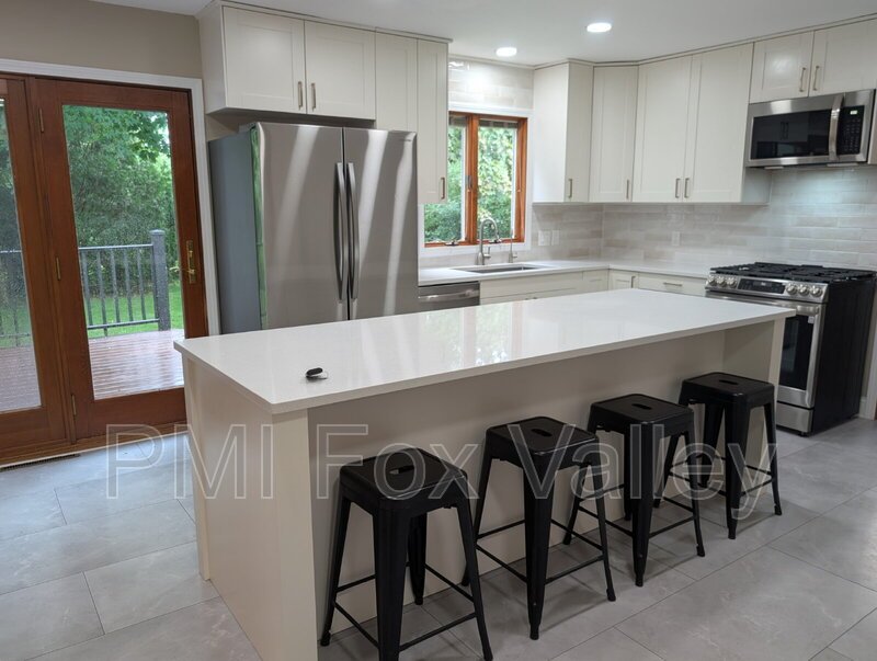 Spacious 4 bedroom 3 bathroom family home in Neenah property image