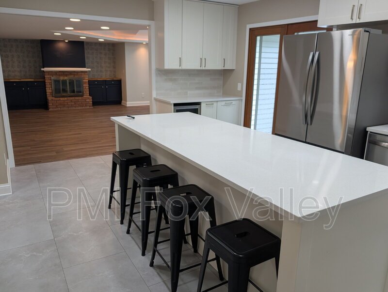 Spacious 4 bedroom 3 bathroom family home in Neenah property image