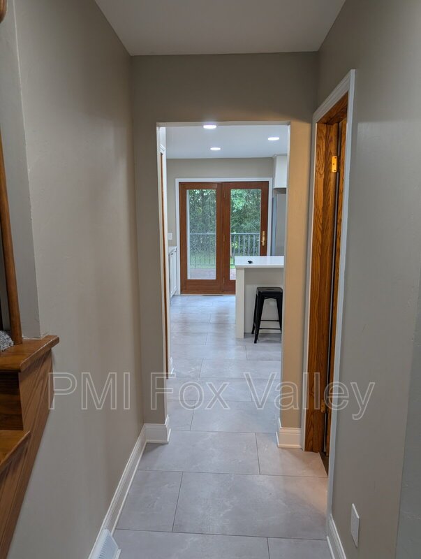 Spacious 4 bedroom 3 bathroom family home in Neenah property image