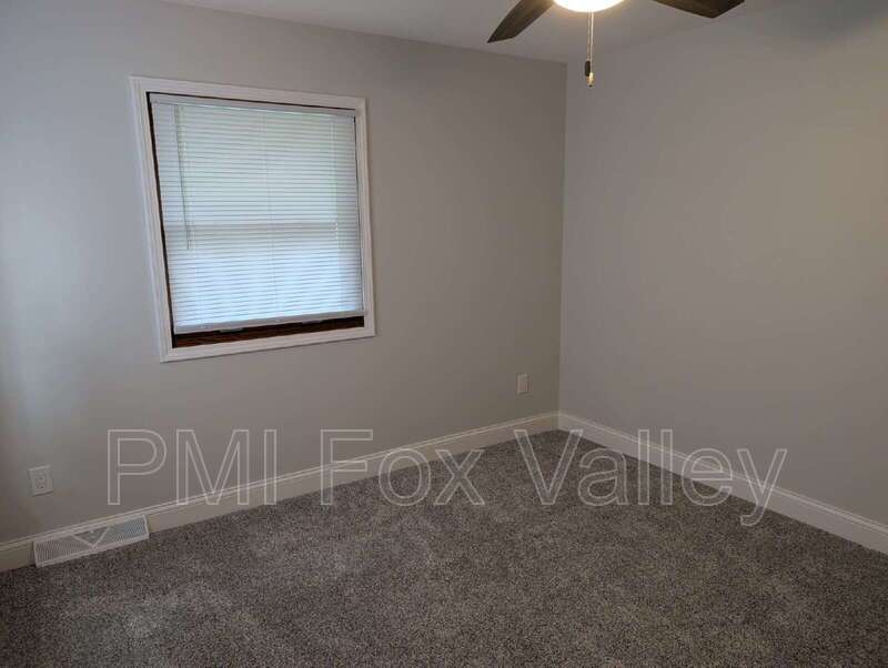 Spacious 4 bedroom 3 bathroom family home in Neenah property image