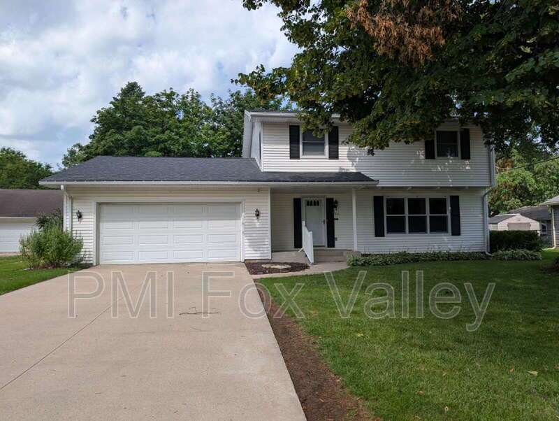 Spacious 4 bedroom 3 bathroom family home in Neenah property image