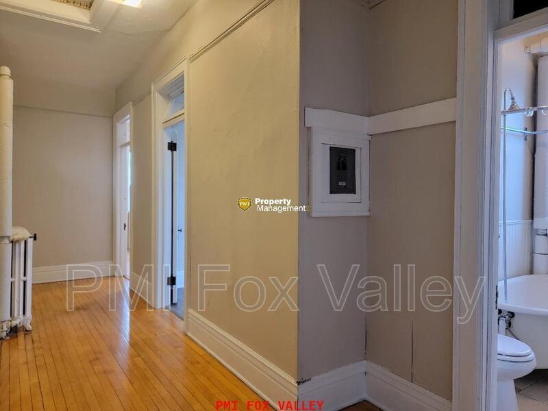 4 or 5 Bedroom Upper Luxury Apartment with Custom Fireplace in Historic Building property image