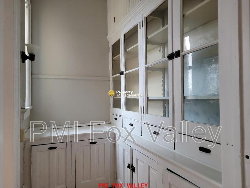4 or 5 Bedroom Upper Luxury Apartment with Custom Fireplace in Historic Building property image