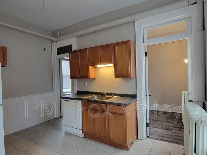 4 or 5 Bedroom Upper Luxury Apartment with Custom Fireplace in Historic Building property image