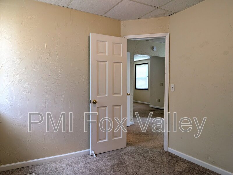 2 Bedroom Lower Duplex In Green Bay property image