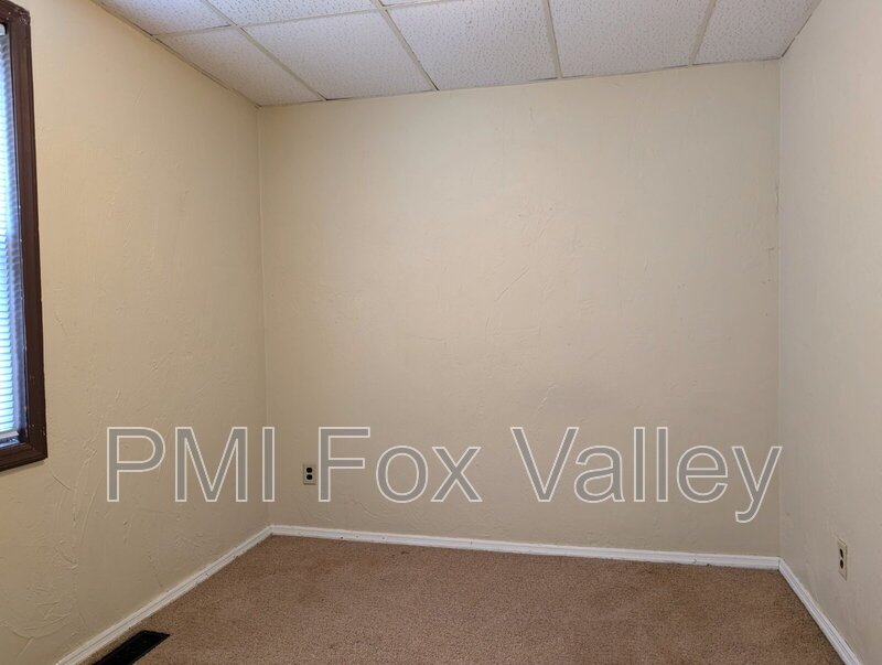 2 Bedroom Lower Duplex In Green Bay property image