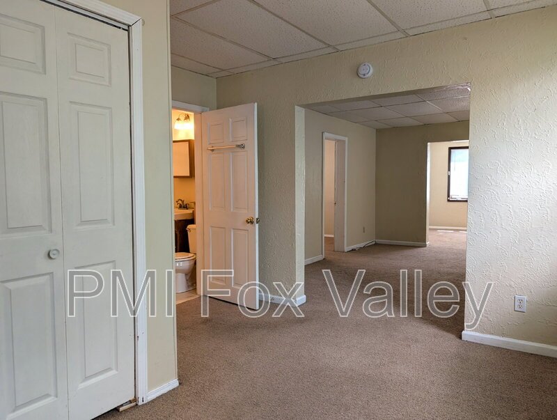 2 Bedroom Lower Duplex In Green Bay property image