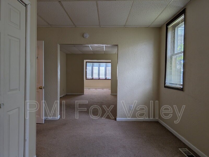 2 Bedroom Lower Duplex In Green Bay property image
