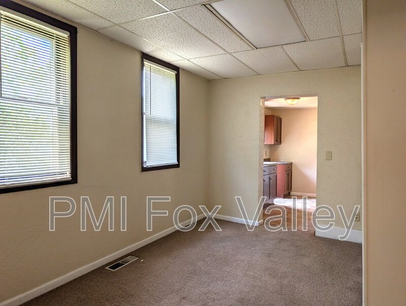 2 Bedroom Lower Duplex In Green Bay property image