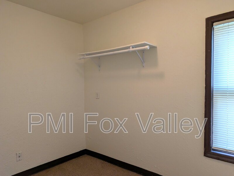 2 Bedroom Lower Duplex In Green Bay property image