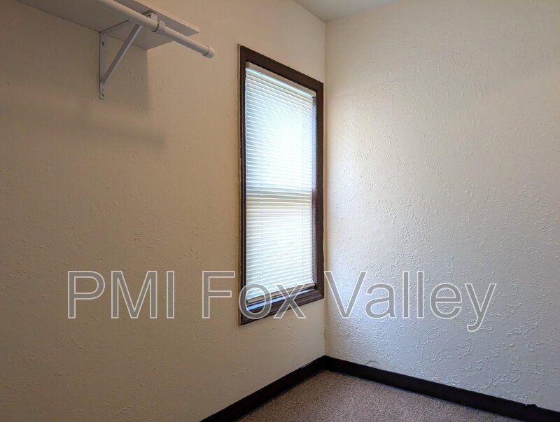 2 Bedroom Lower Duplex In Green Bay property image