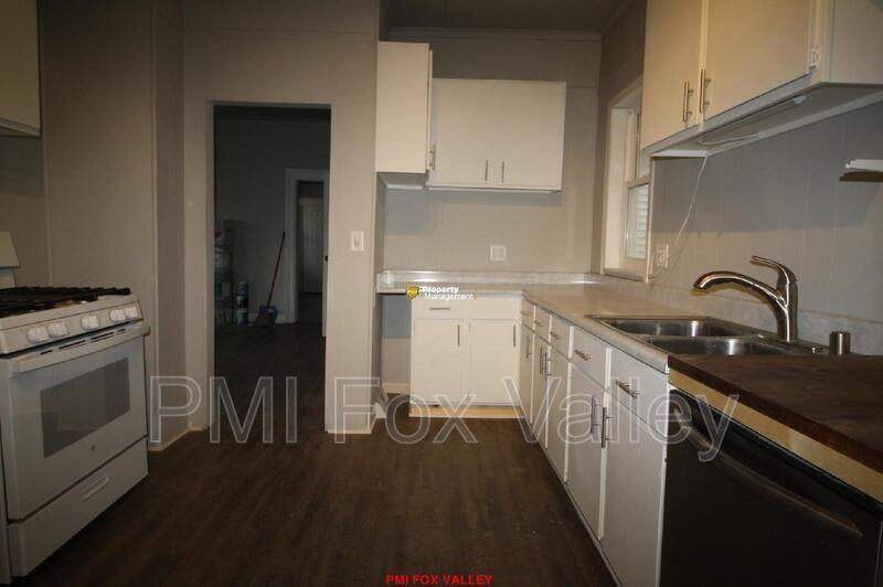 Large 3 - Bedroom Duplex in Oshkosh property image
