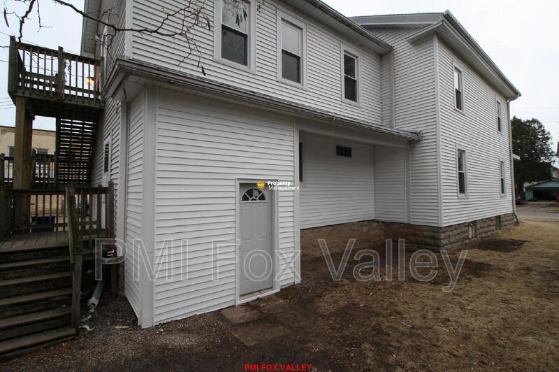 Large 3 - Bedroom Duplex in Oshkosh property image