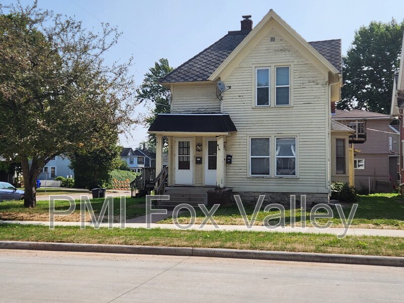 LARGE 2 Bed Lower Downtown Appleton property image