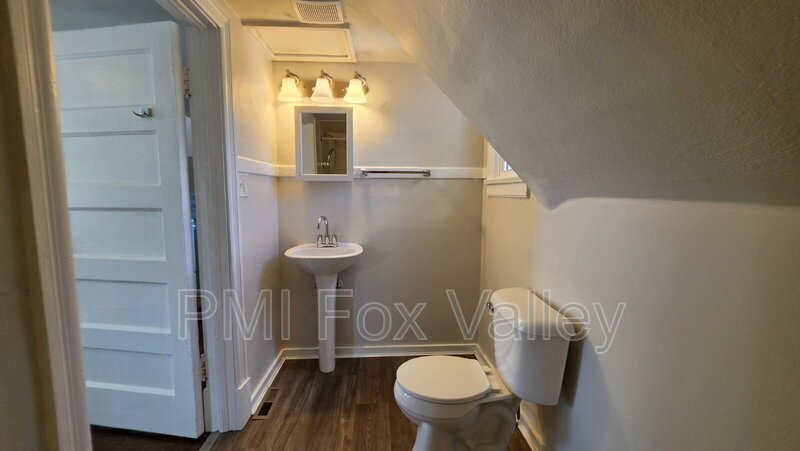 Refurbished 2 Bedroom Upper in Appleton property image