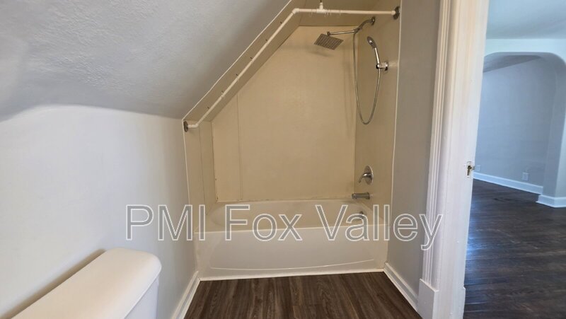 Refurbished 2 Bedroom Upper in Appleton property image