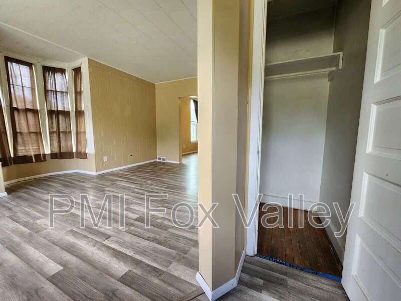 2 Bedroom side by side / 421A Otter Ave Oshkosh property image
