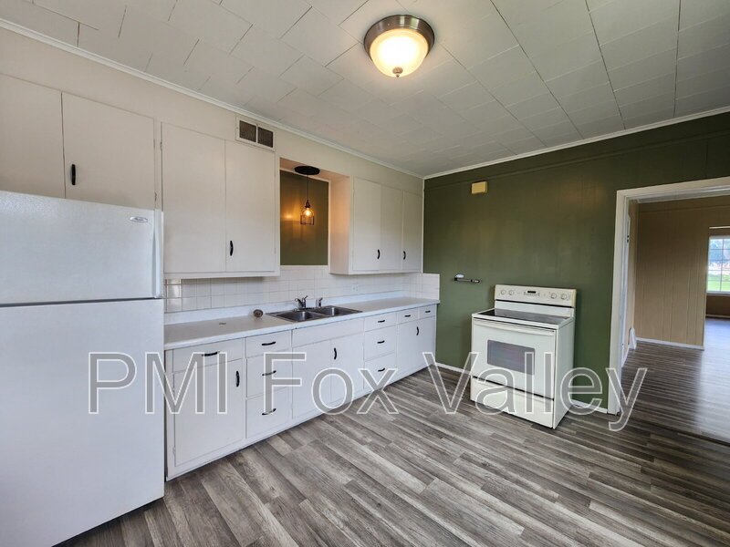 2 Bedroom side by side / 421A Otter Ave Oshkosh property image