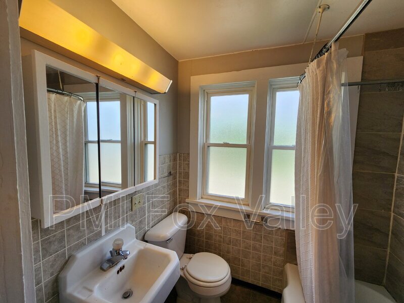 2 Bedroom side by side / 421A Otter Ave Oshkosh property image