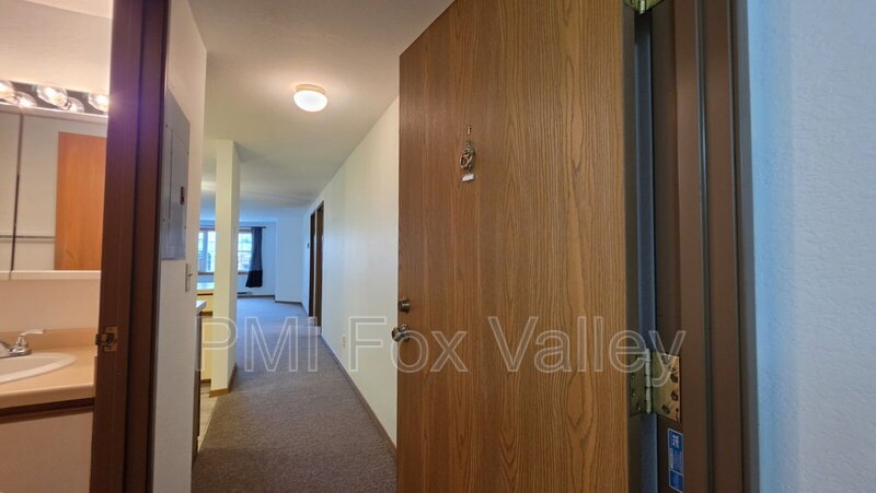 Spacious, updated 2 Bedroom Upper Apartment in Kimberly WI property image