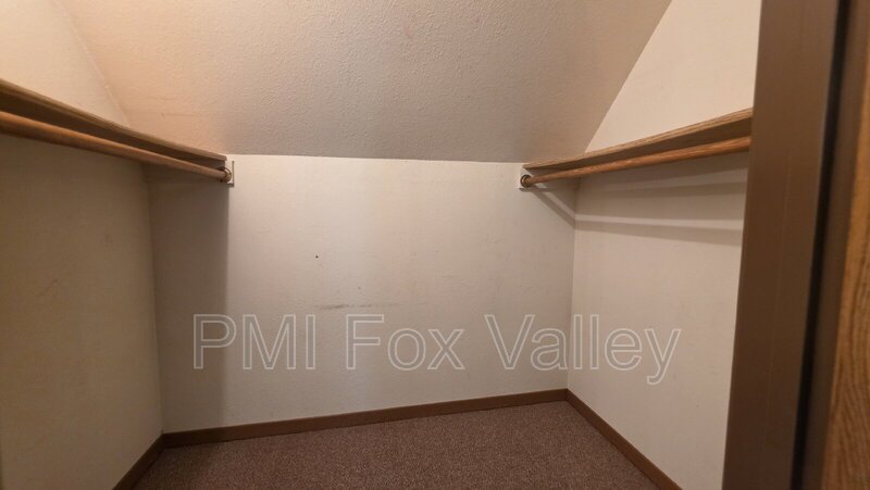 Spacious, updated 2 Bedroom Upper Apartment in Kimberly WI property image