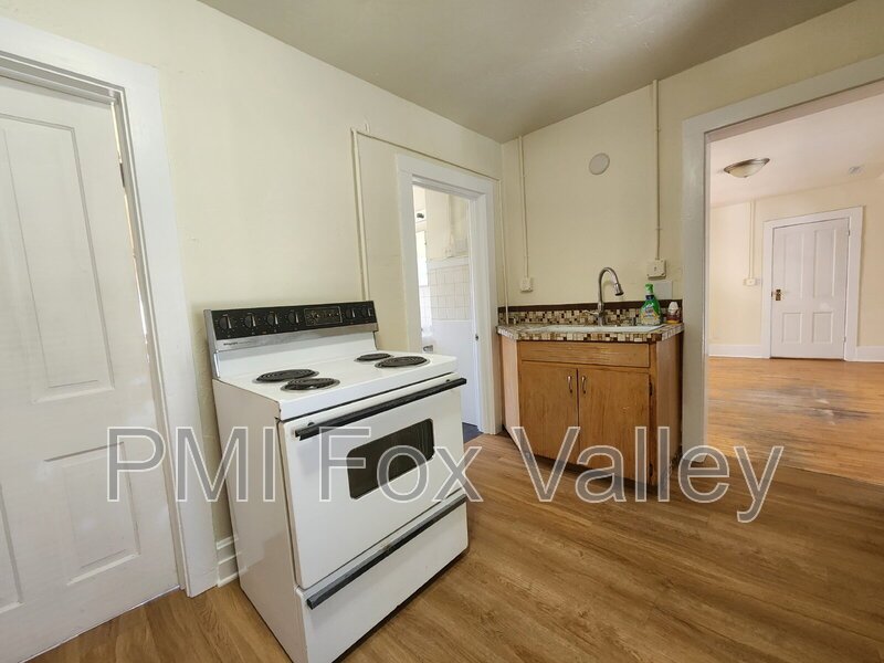Upper Apartment Downtown Appleton property image