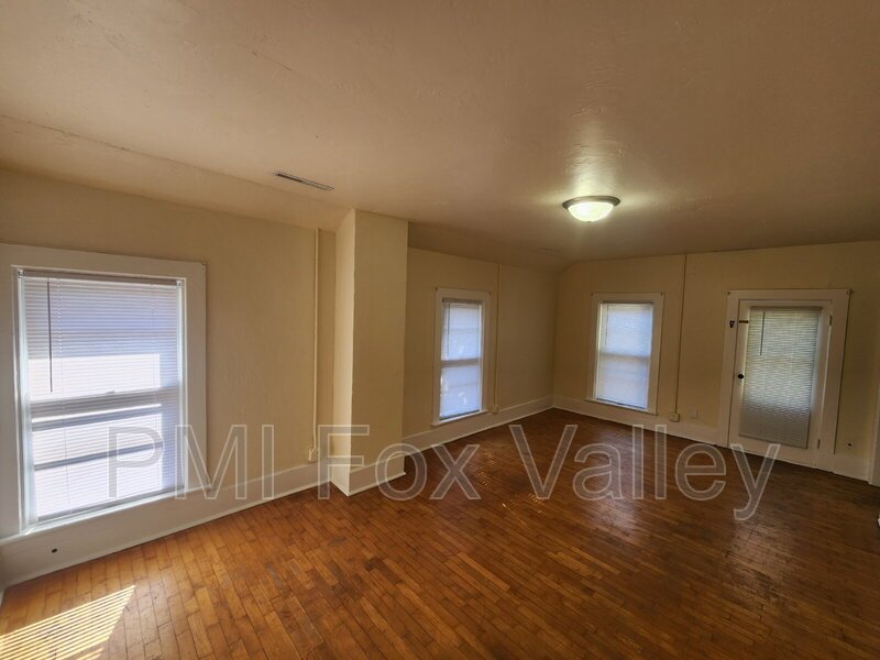 Upper Apartment Downtown Appleton property image